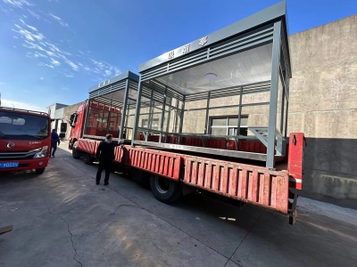 2臺吸煙亭發貨上海