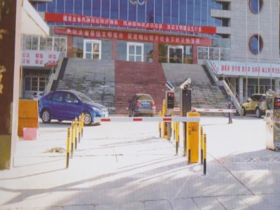 直桿道閘車輛識別